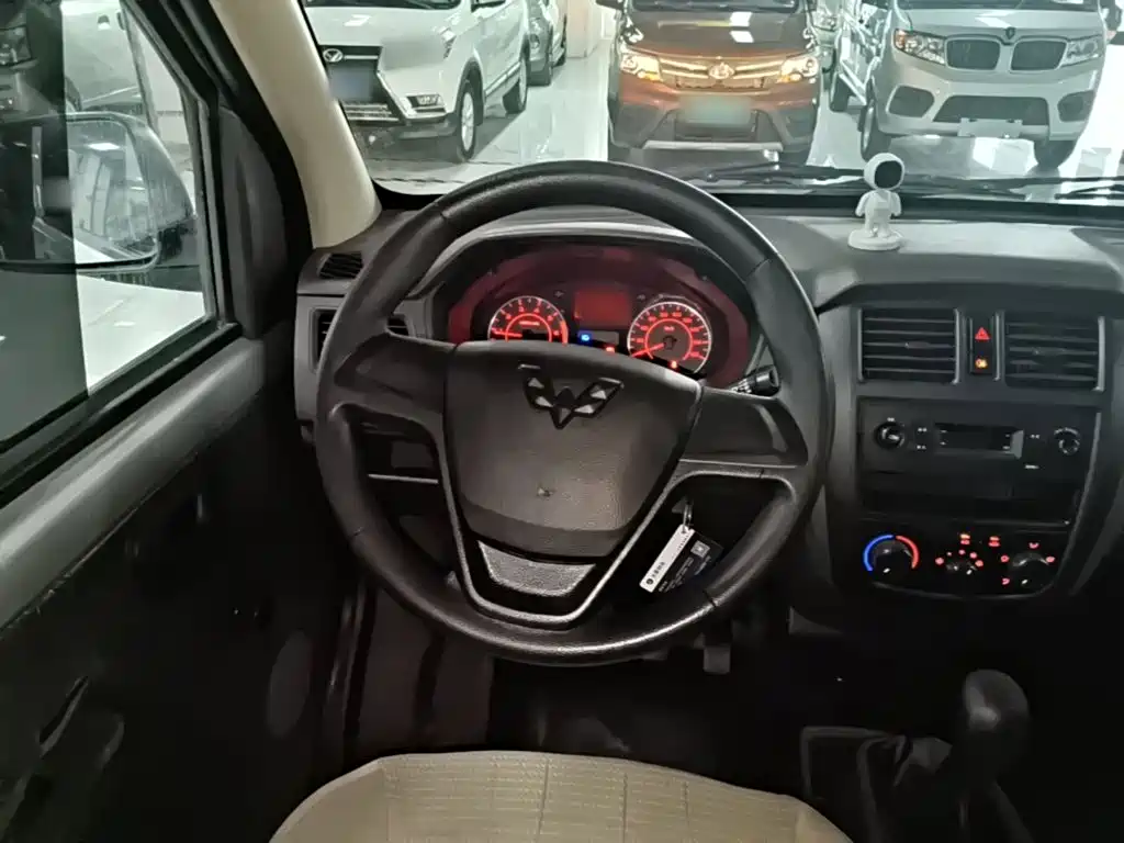 Wuling Rongguang S — миниатюра 11