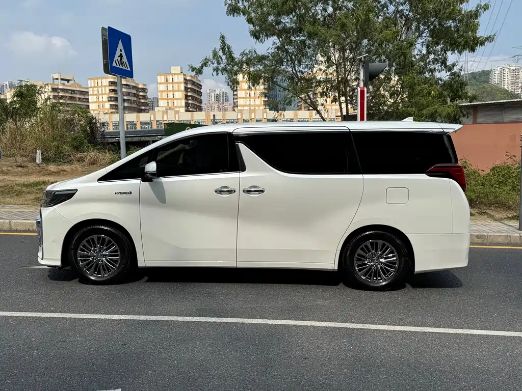 Toyota Alphard 2020 2.5L Luxury