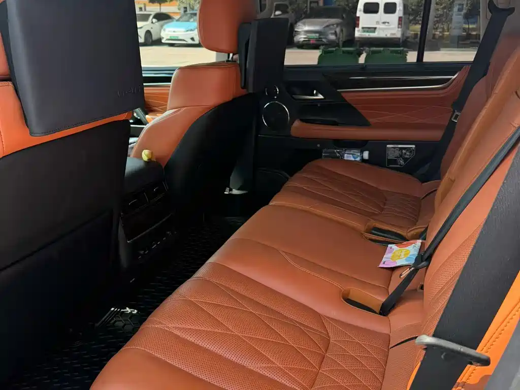 Lexus LX — миниатюра 7