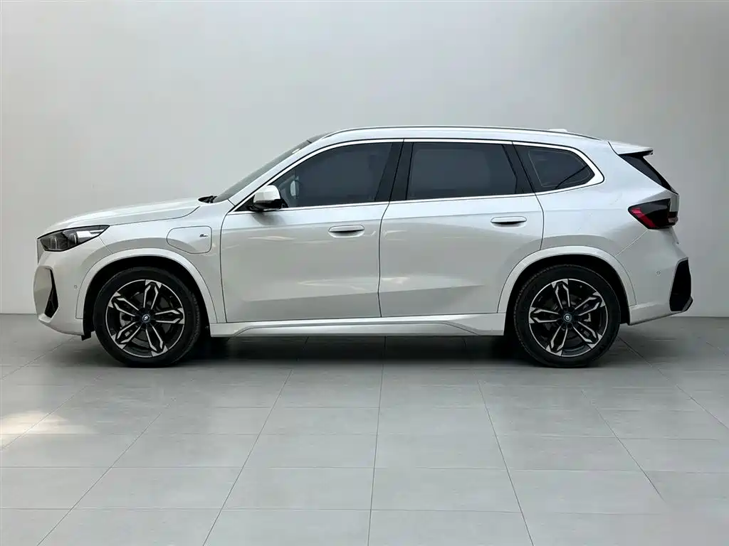 BMW iX1 — миниатюра 3