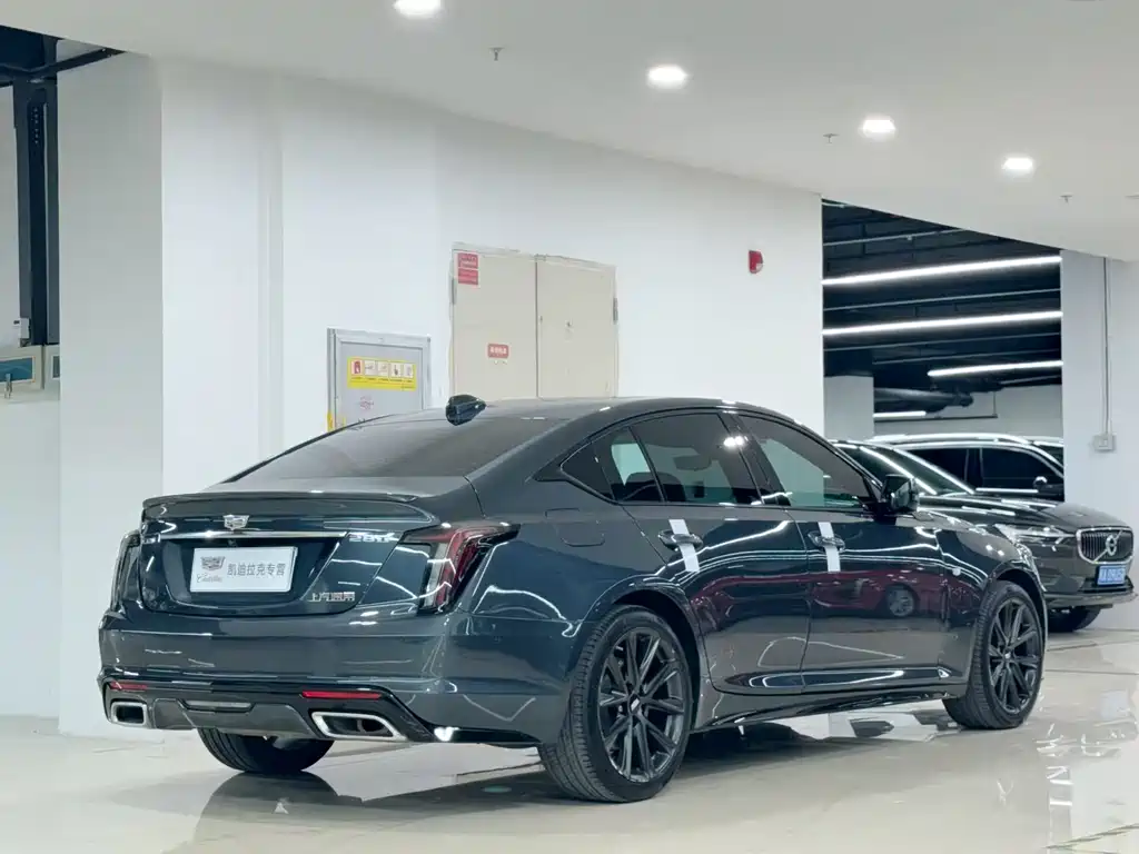 Cadillac CT5 2023 28T