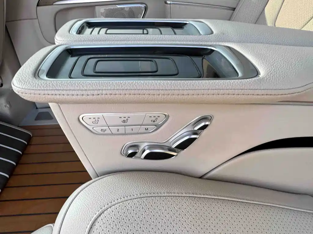 Mercedes-Benz V-Class — миниатюра 11
