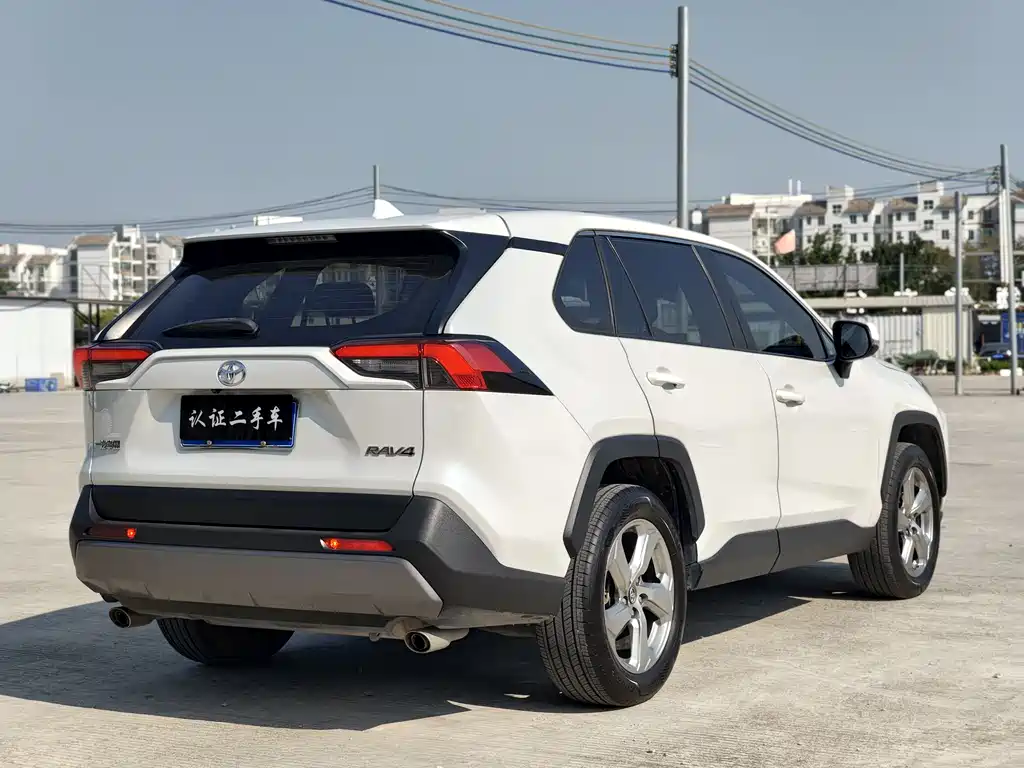Toyota RAV4 2022 2.0L CVT Plus