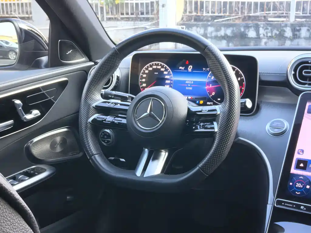 Mercedes-Benz C-Class — миниатюра 9