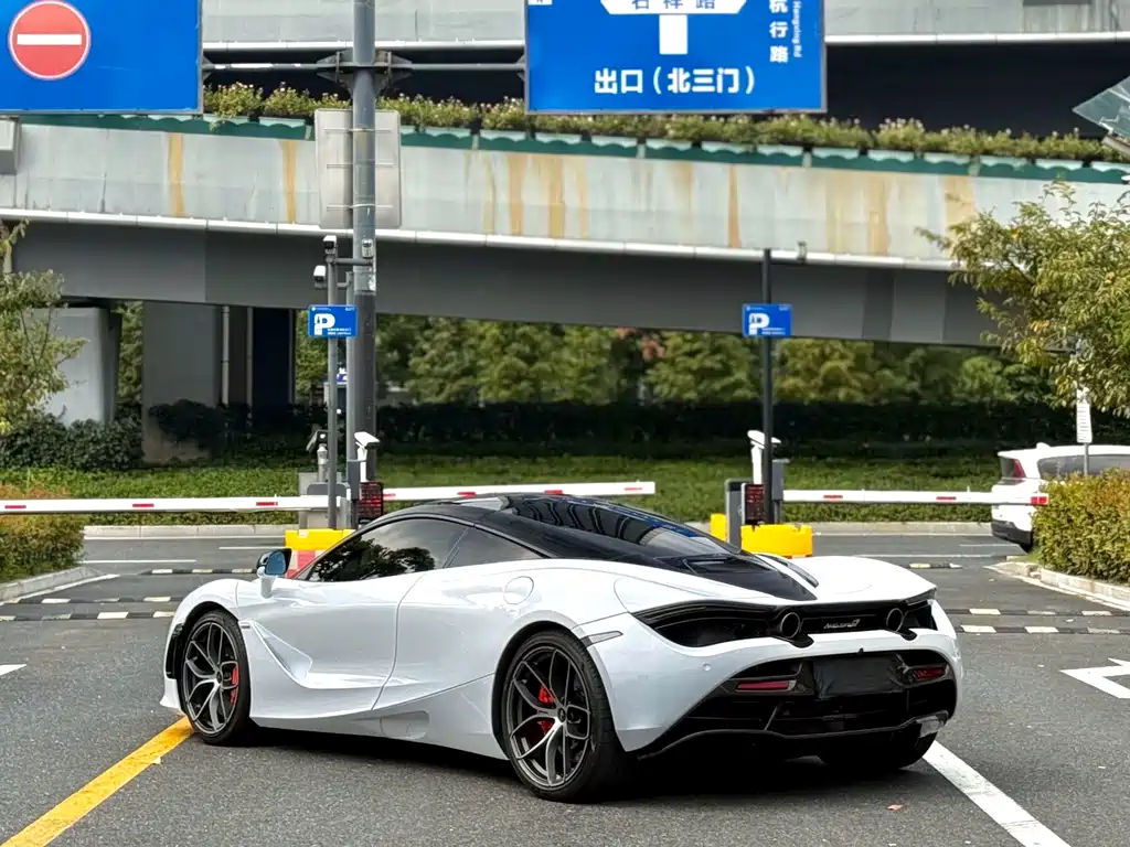 McLaren 720S — миниатюра 9