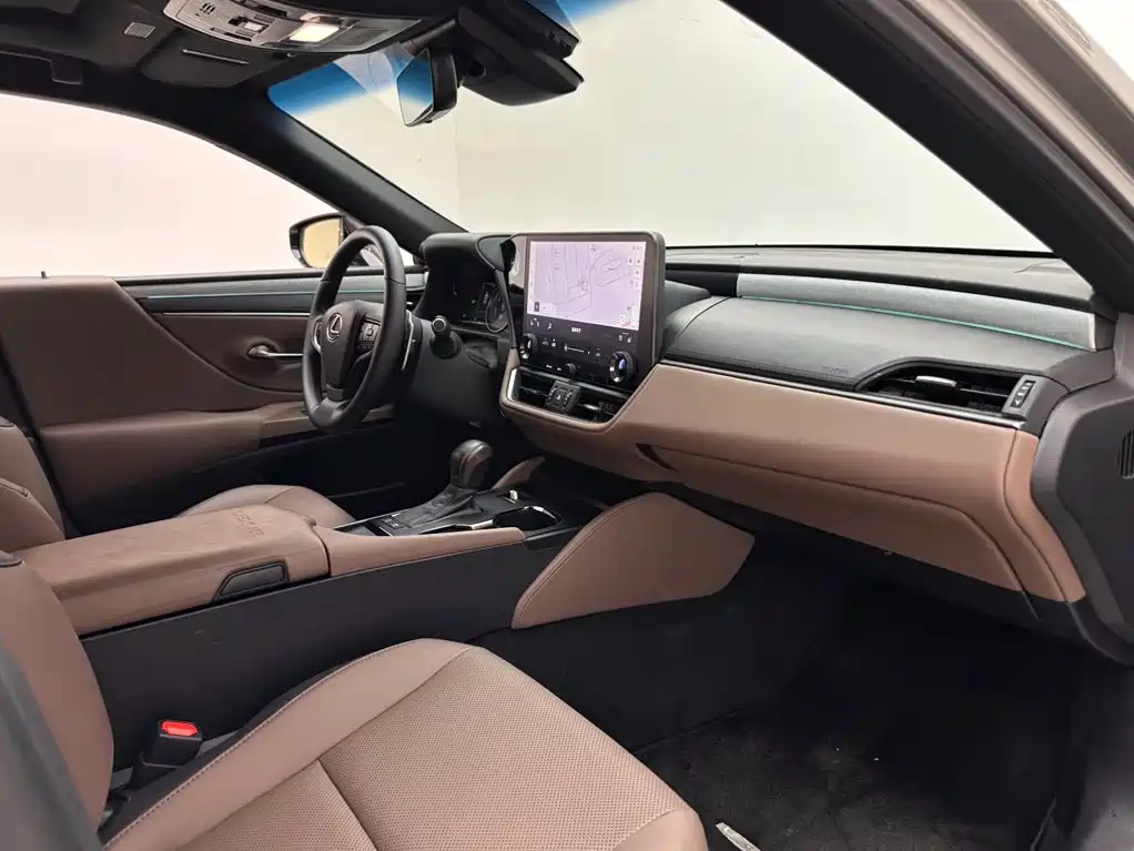 Lexus ES — миниатюра 11