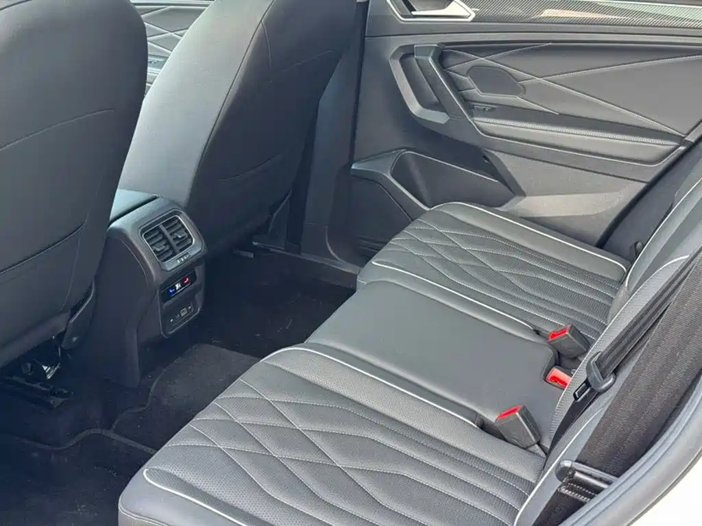 Volkswagen Tiguan L — миниатюра 5