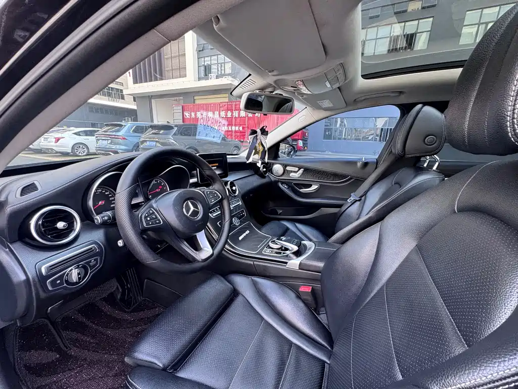 Mercedes-Benz C-Class — миниатюра 11