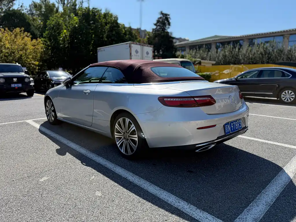 MERCEDES-BENZ E CLASS