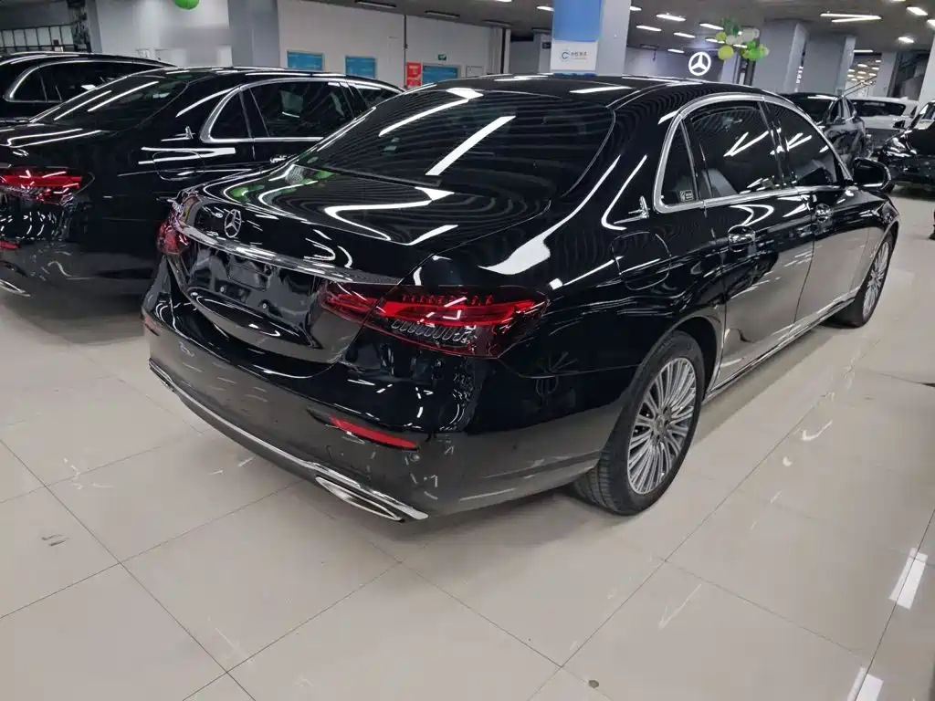 Mercedes-Benz E-Class — миниатюра 6