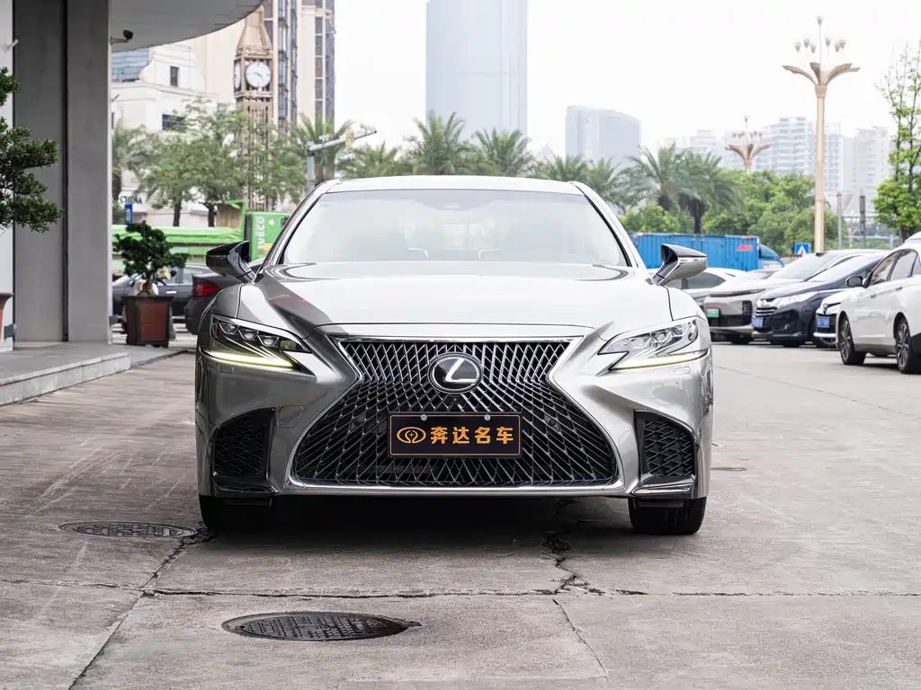 Lexus LS — миниатюра 2