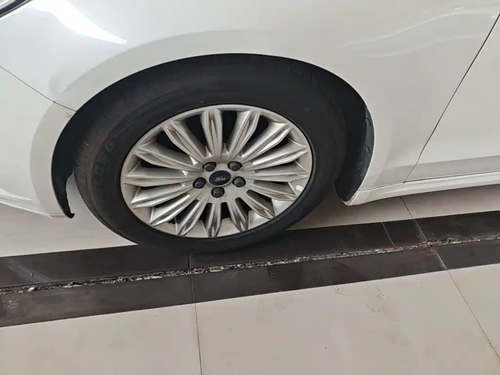 Ford Mondeo — миниатюра 23