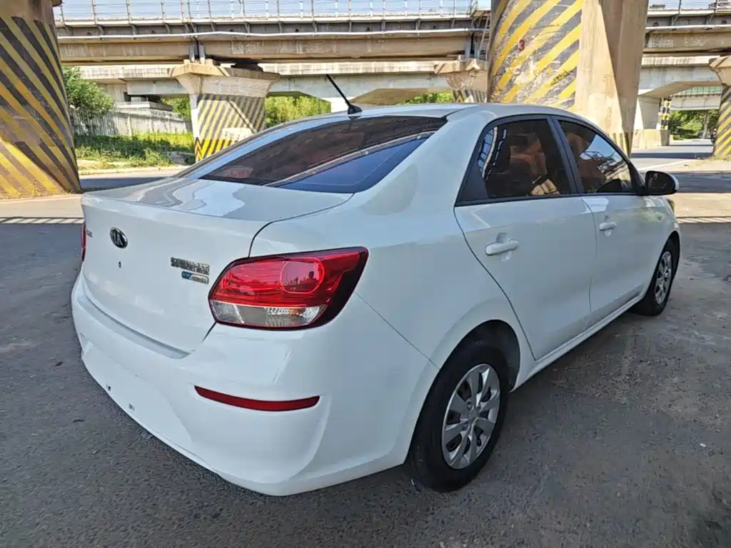 Kia Huanchi — миниатюра 7