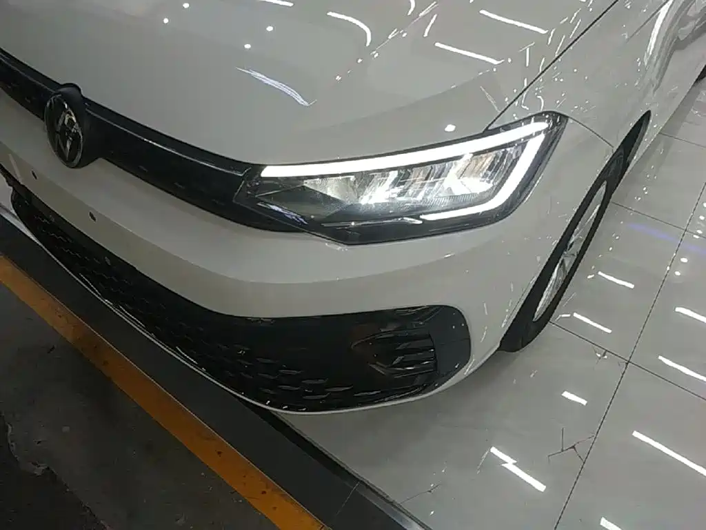 Volkswagen Lavida — миниатюра 24