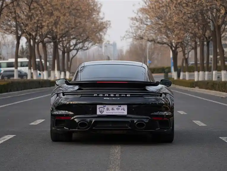 PORSCHE 911