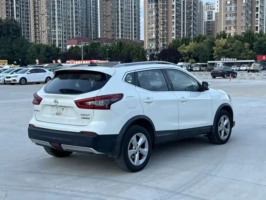 Nissan Qashqai — миниатюра 4