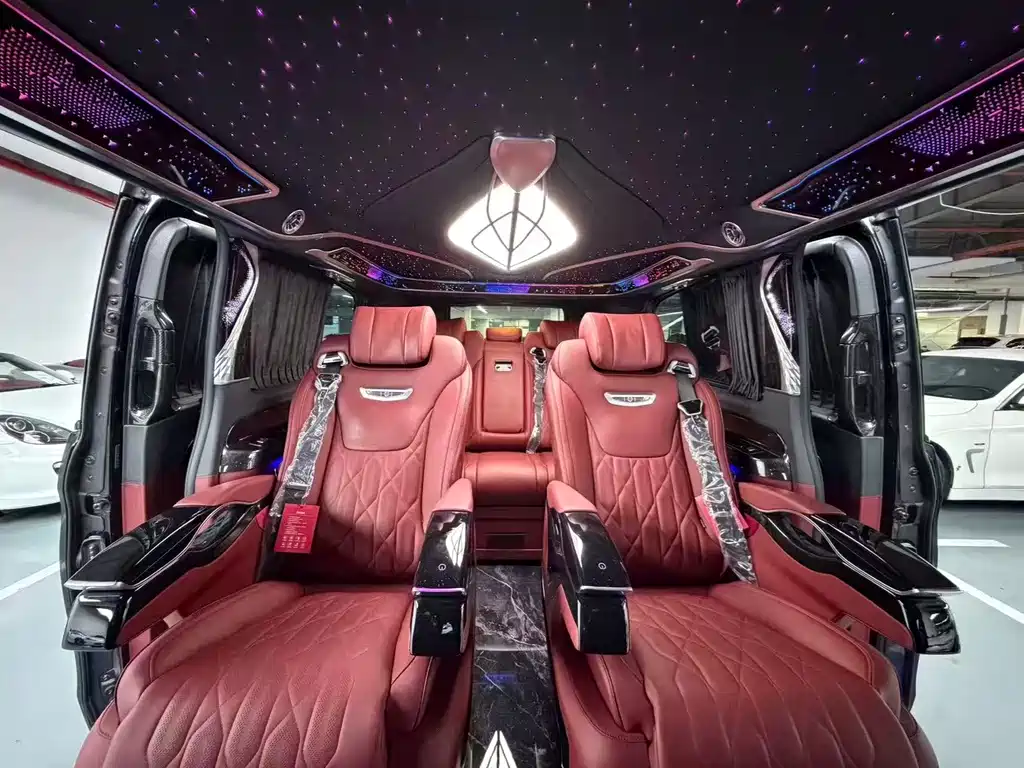 Mercedes-Benz Vito 2021 2.0T 7 мест