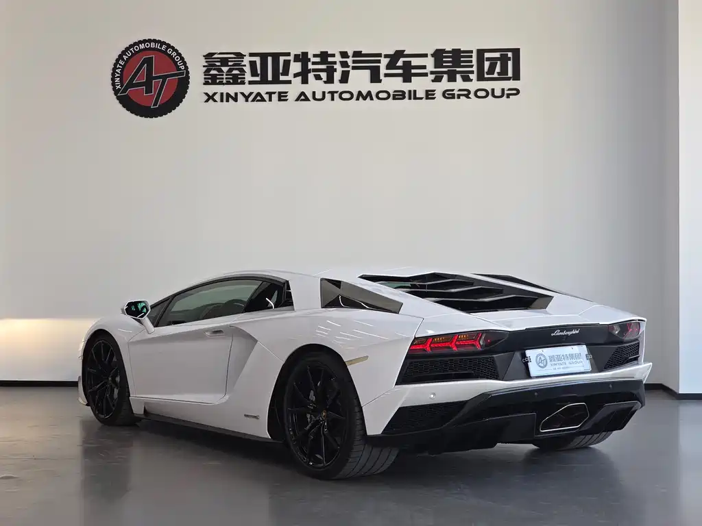 Lamborghini Aventador 2011 LP 700-4