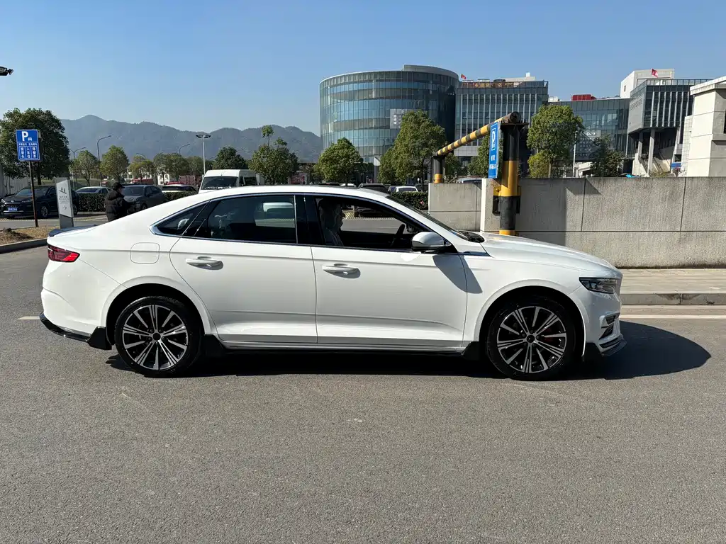 GEELY AUTOMOBILE XINGRUI