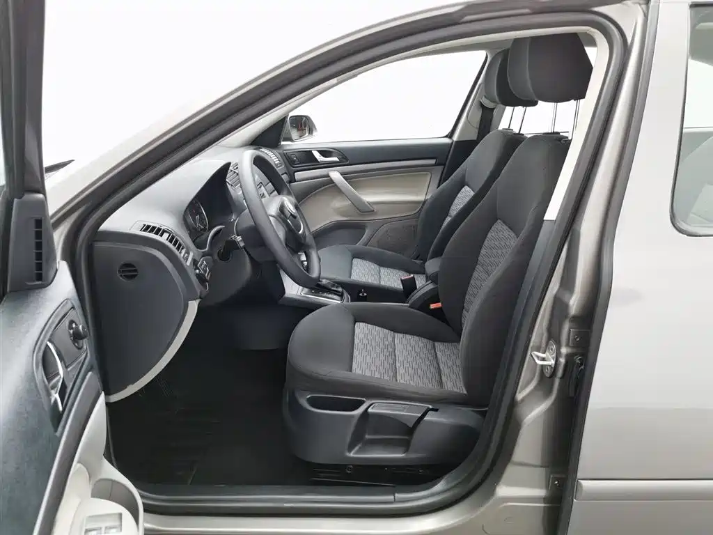 Skoda Octavia 2012 1.6L AT