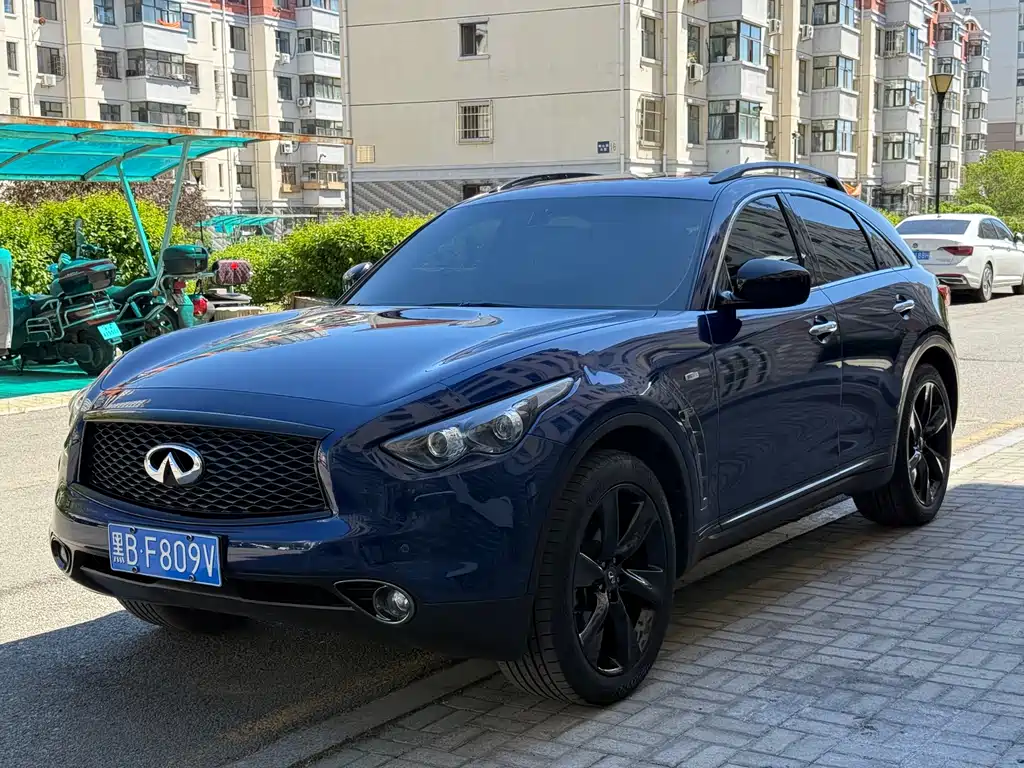Купить Infiniti QX70