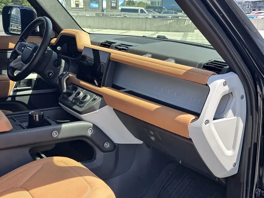Land Rover Defender — миниатюра 11