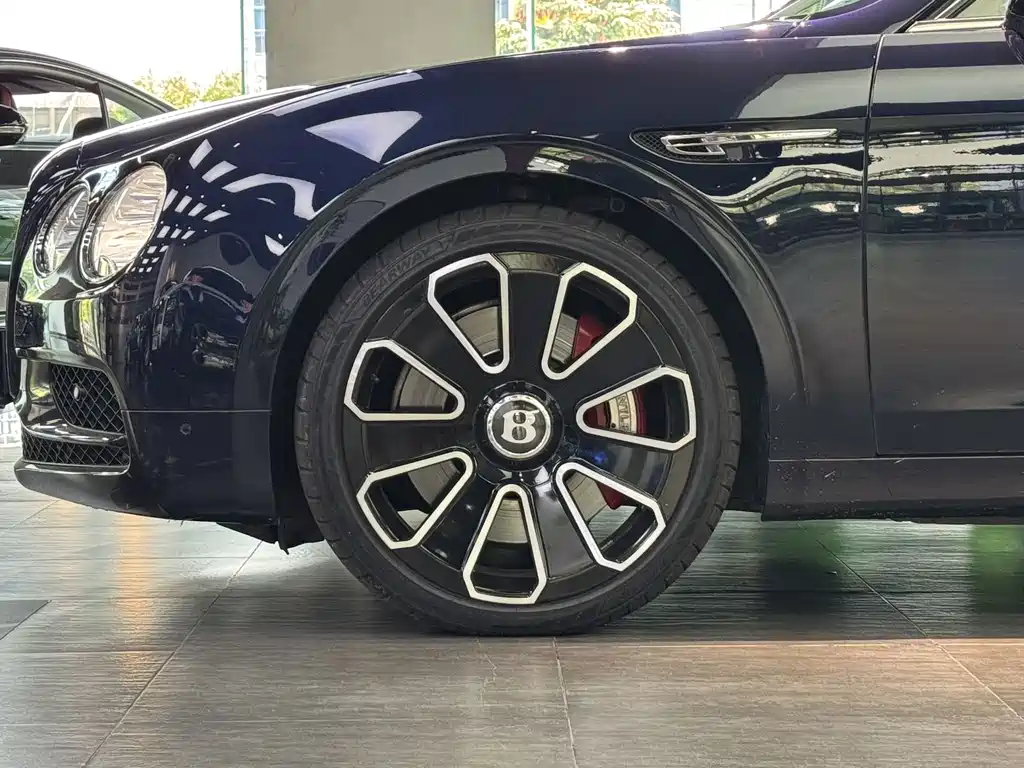 Bentley Flying Spur — миниатюра 17