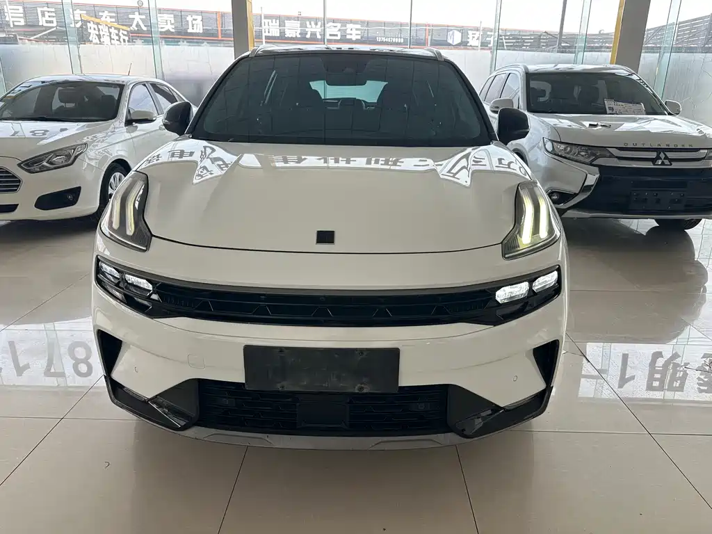 Купить Lynk & Co 06