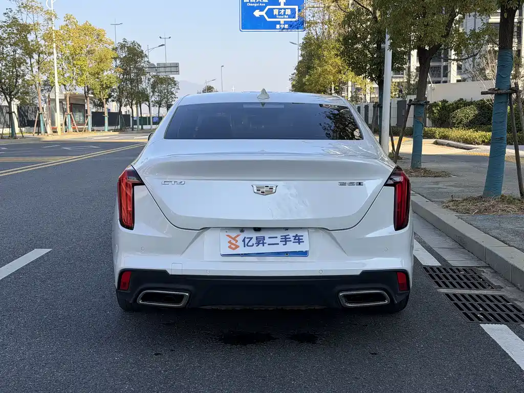 CADILLAC CT4