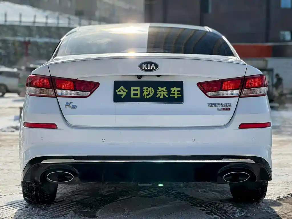 KIA K5