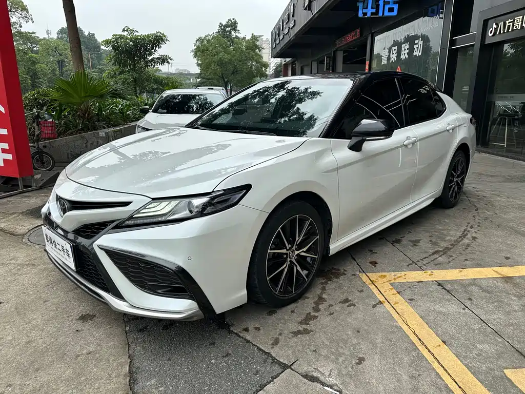 Toyota Camry 2021
