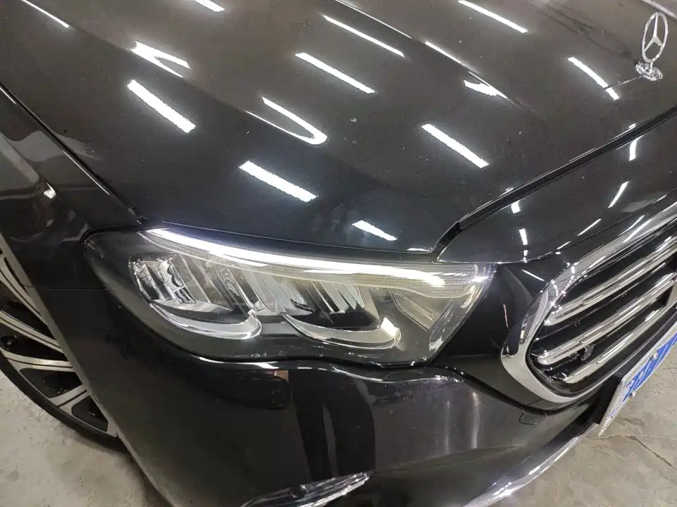 Mercedes-Benz E-Class — миниатюра 11