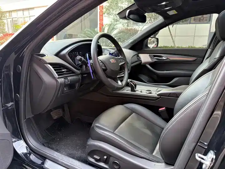 Cadillac CT5 — миниатюра 6
