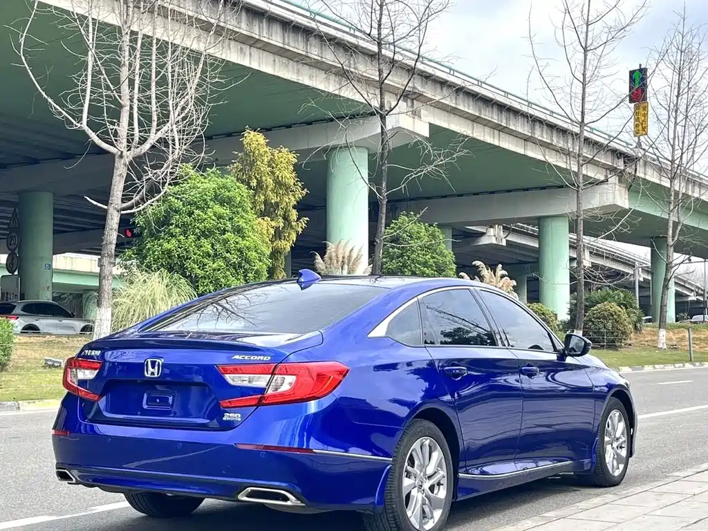 Honda Accord — миниатюра 7