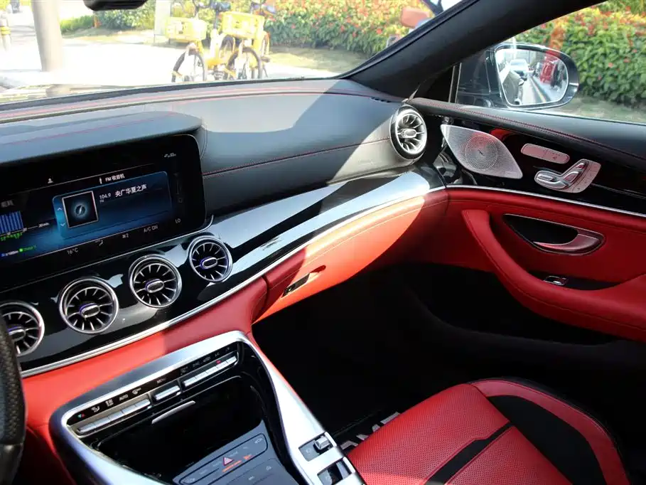 MERCEDES-BENZ AMG GT