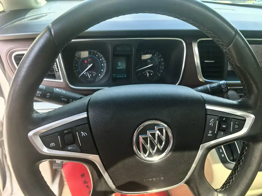 Buick GL8 — миниатюра 12