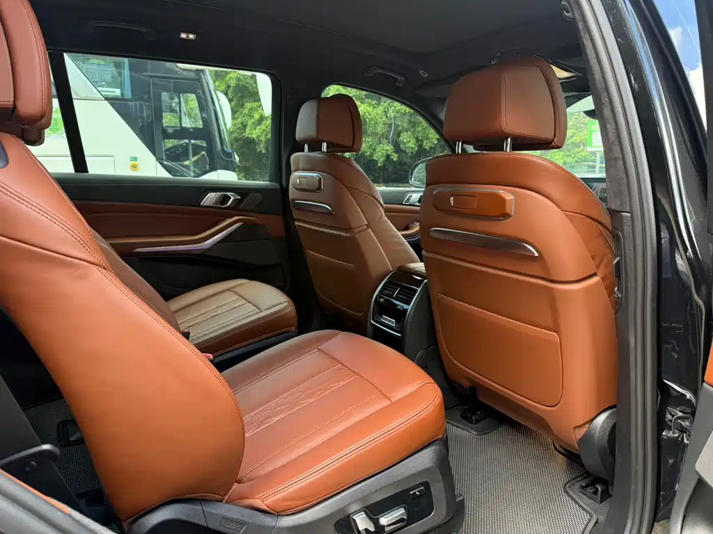 BMW X7 — миниатюра 14