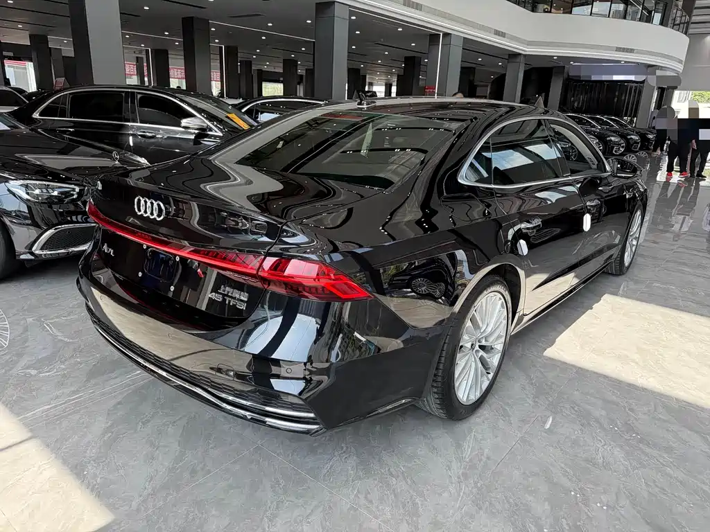 Audi A7L 2024 45TFSI S-line