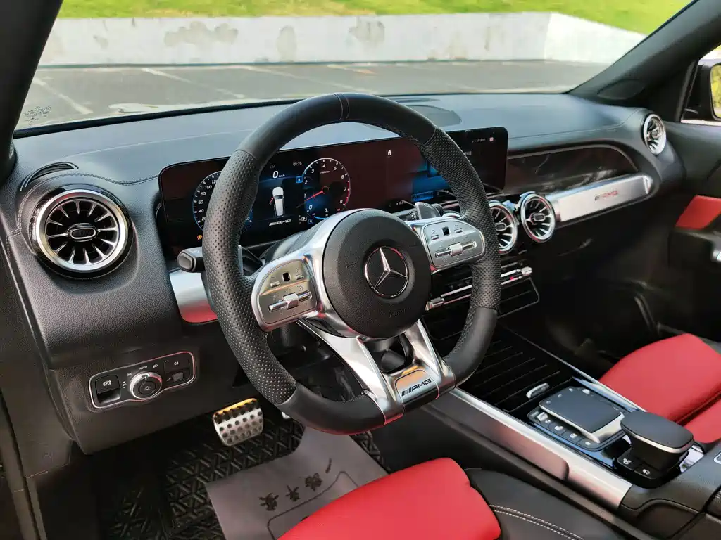 Mercedes-Benz GLB AMG — миниатюра 5