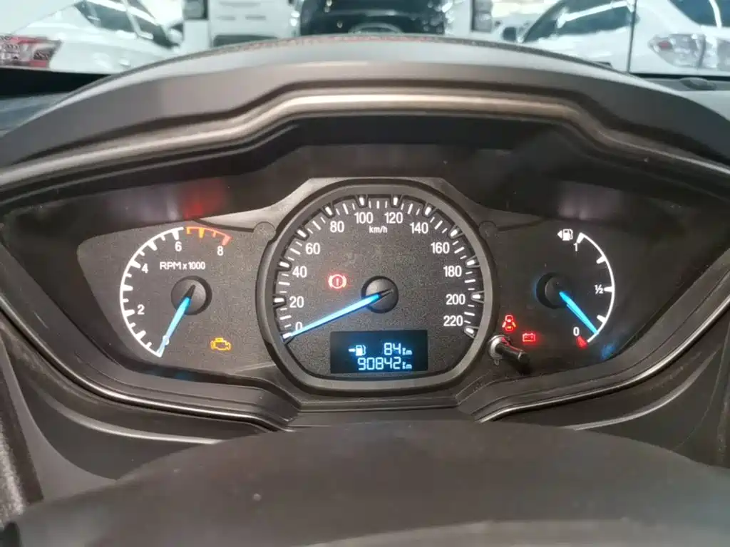 Ford Escort — миниатюра 12