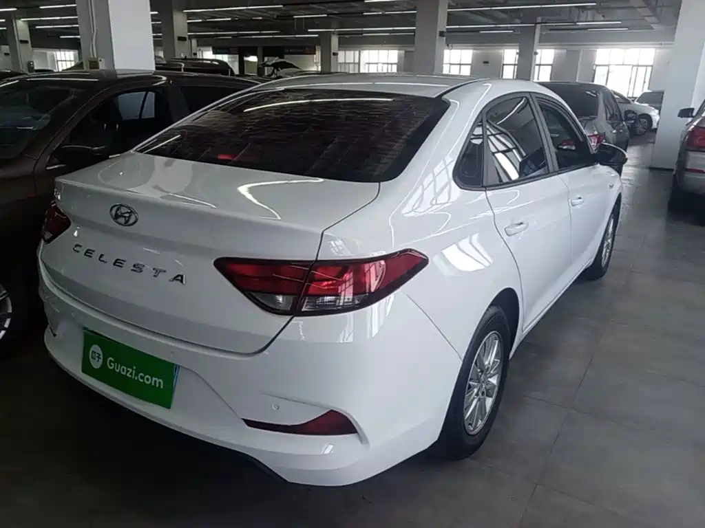 Hyundai Elantra — миниатюра 7