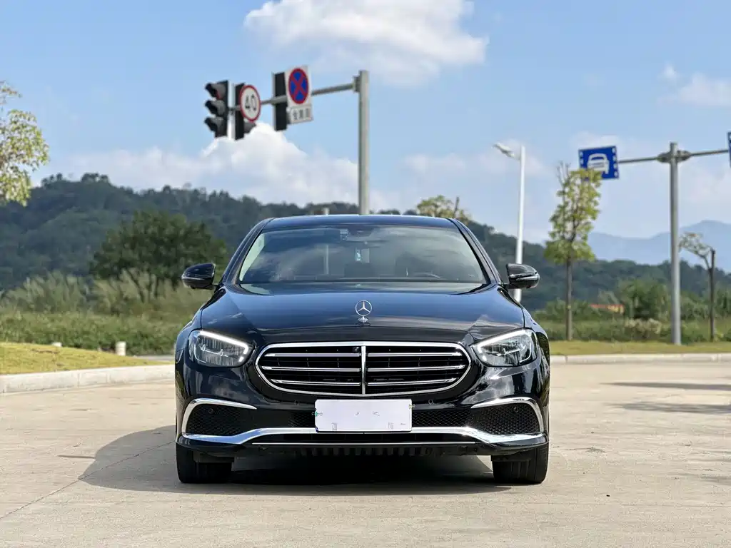 Mercedes-Benz E-Class — миниатюра 4