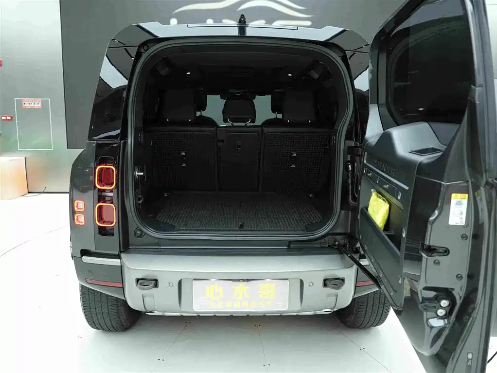 Land Rover Defender — миниатюра 21