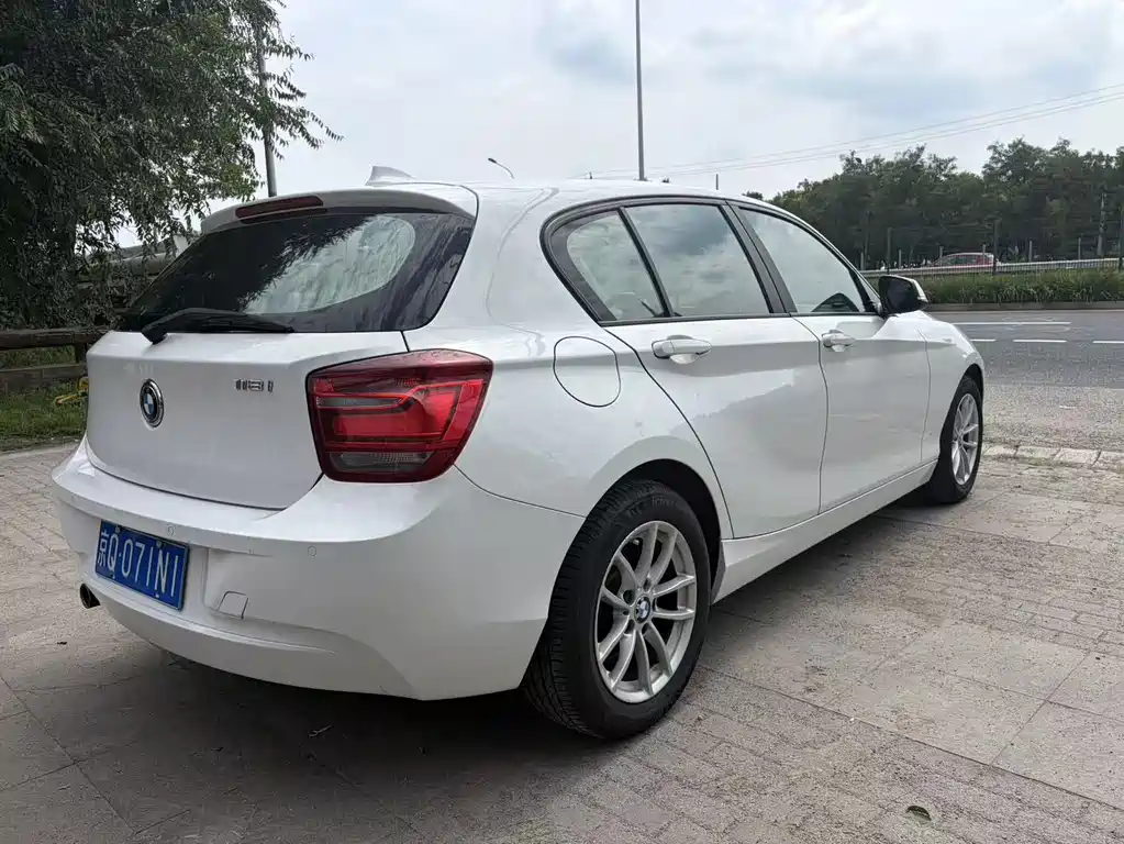 BMW 1 Series (Import) — миниатюра 4