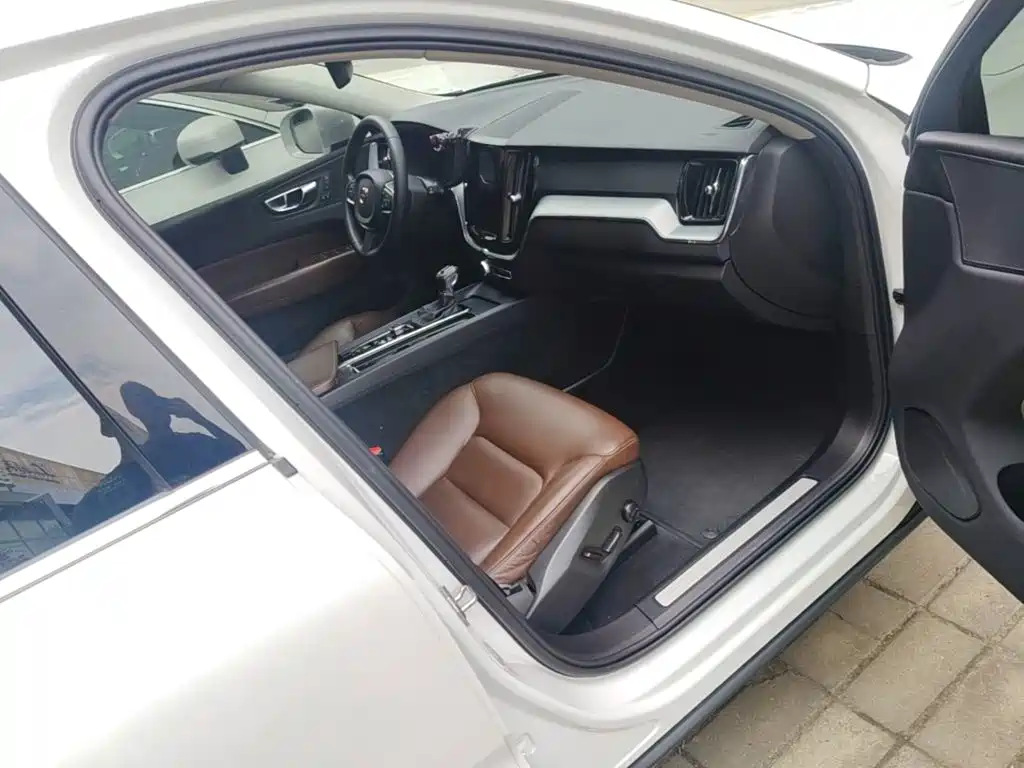 Volvo XC60 — миниатюра 9