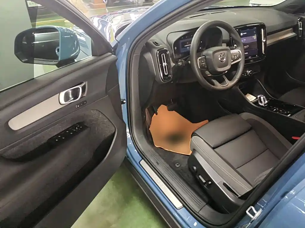 Volvo XC40 — миниатюра 16