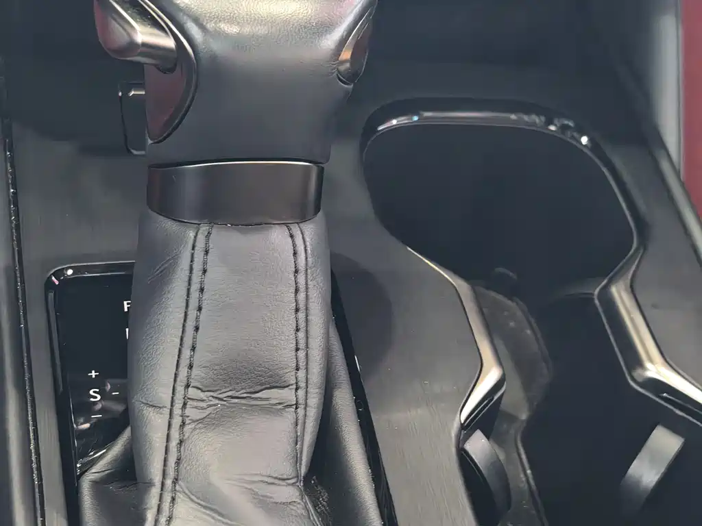 Lexus ES — миниатюра 11