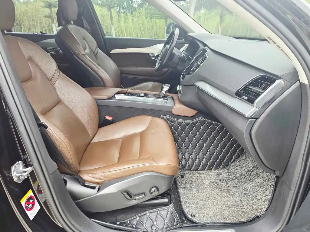 Volvo XC90 — миниатюра 14