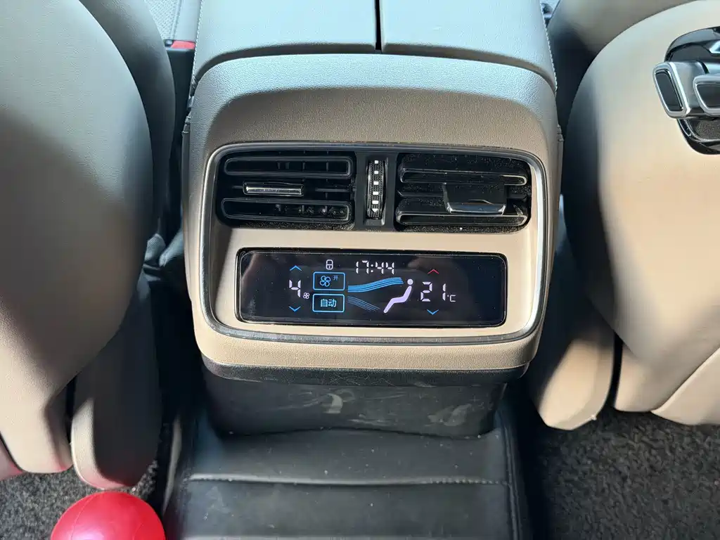 BYD Han — миниатюра 9