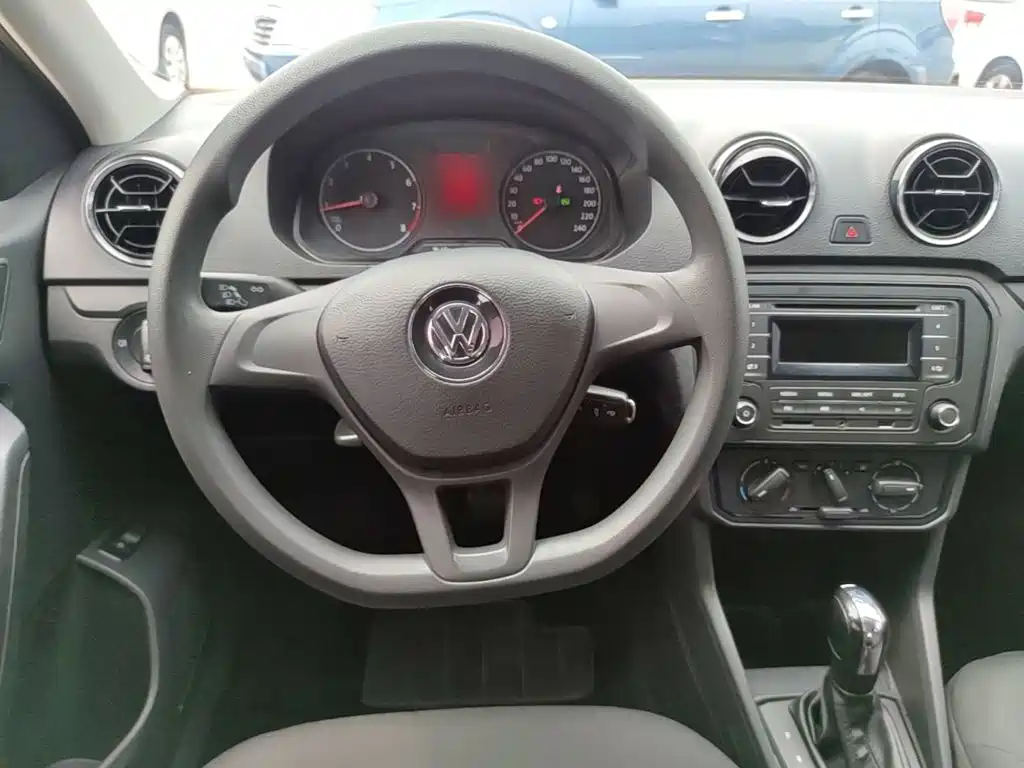 Volkswagen Jetta — миниатюра 11